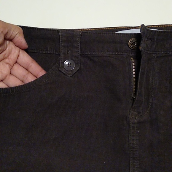 Corduroy skirt in deep rich brown color, great condition - Picture 6 of 7